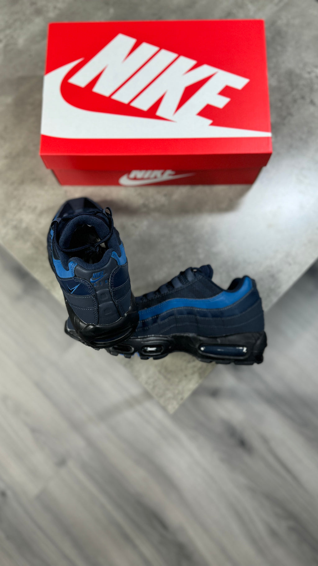 Nike Air Max 95s Black & Obsidian-Thunder Blue
