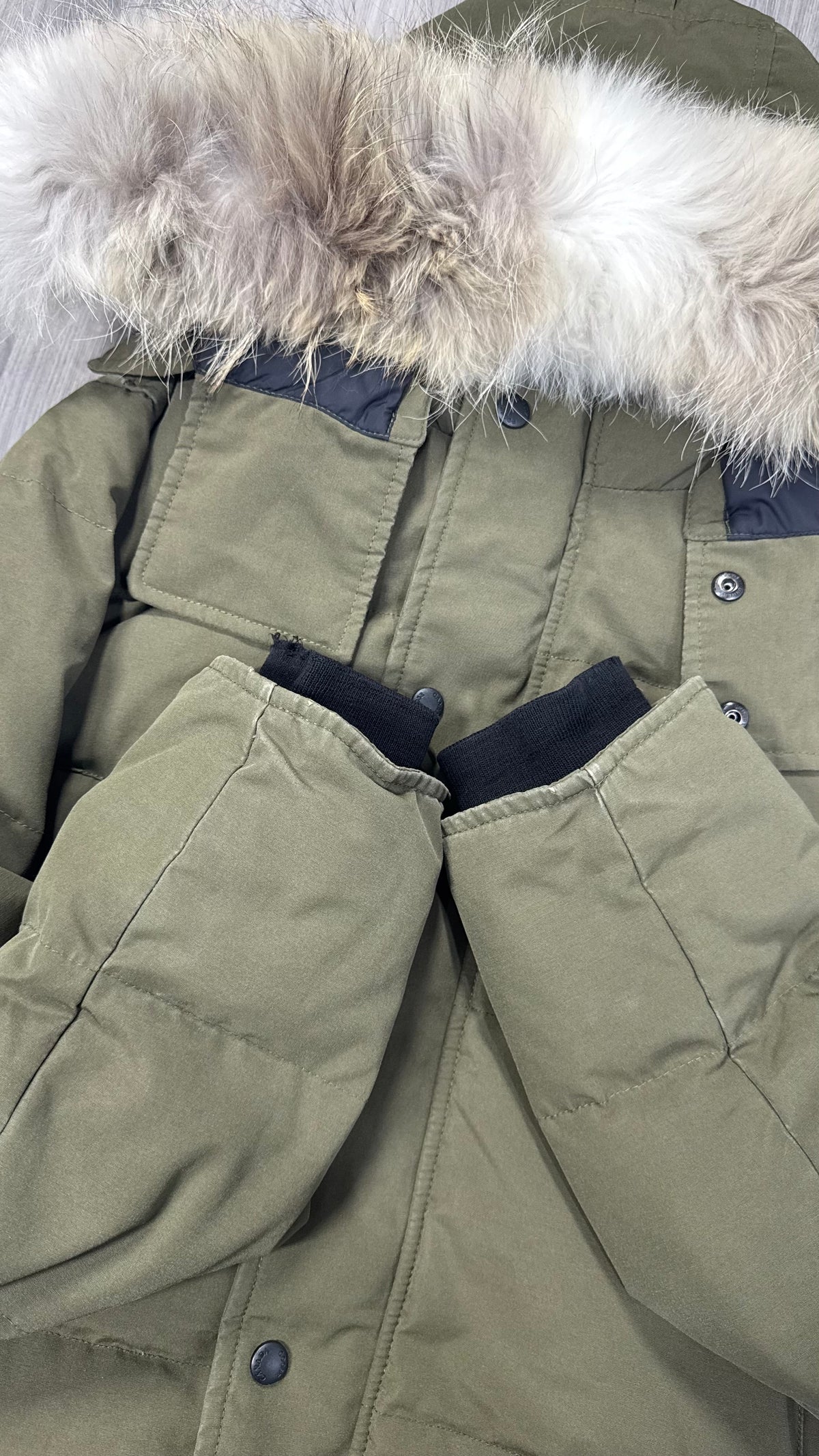 Canada Goose Khaki Wyndham Parka