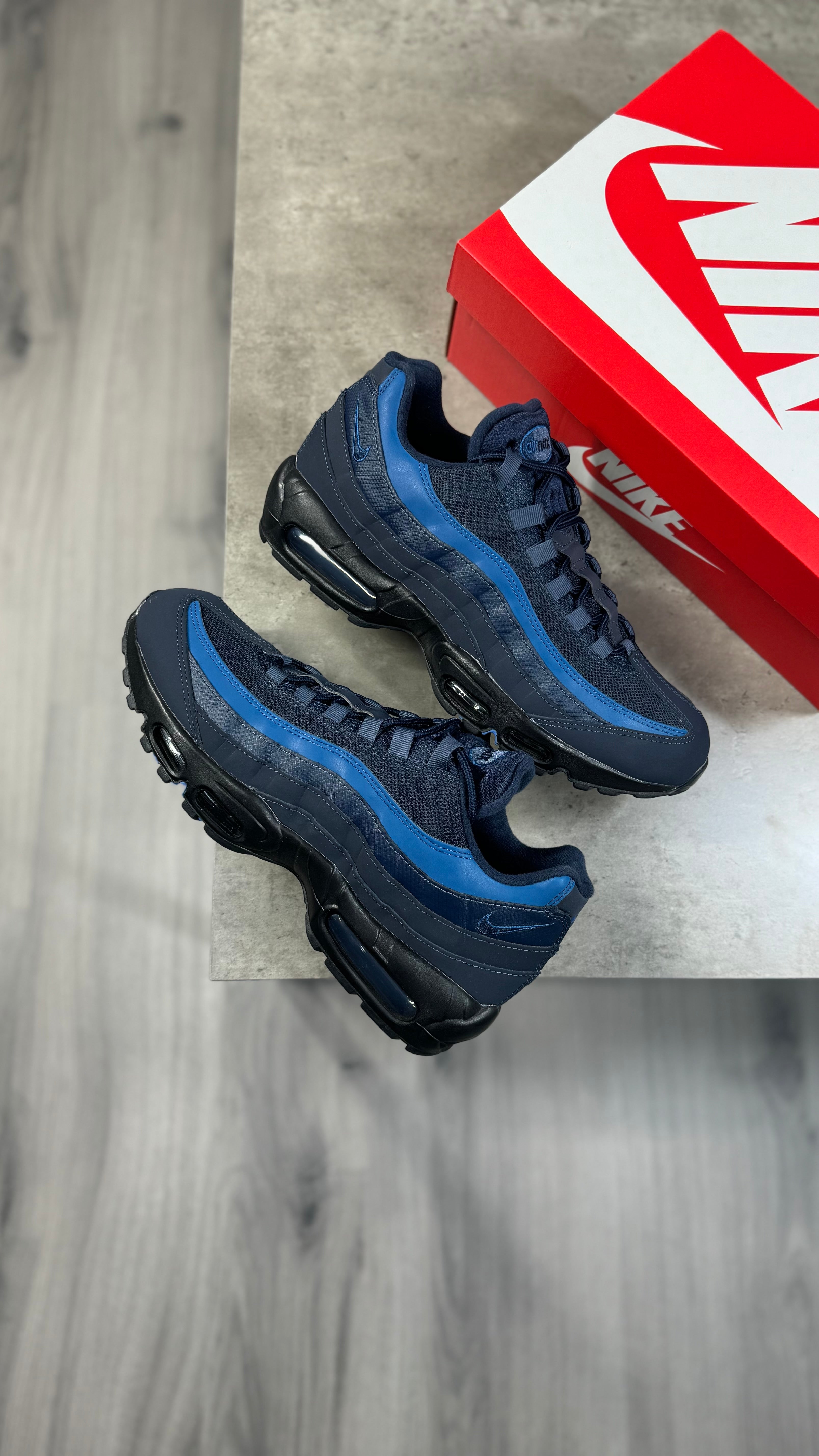Nike Air Max 95s Black & Obsidian-Thunder Blue