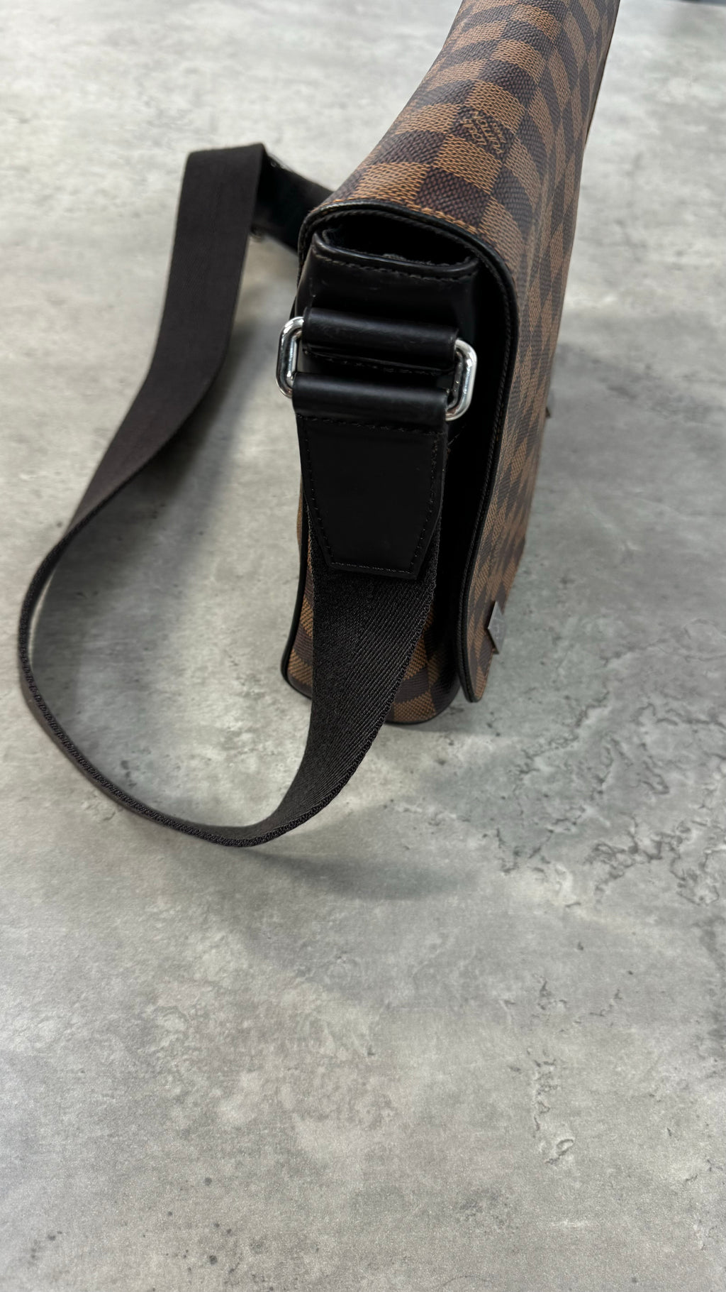 Louis Vuitton Brown Damier PM messenger bag￼