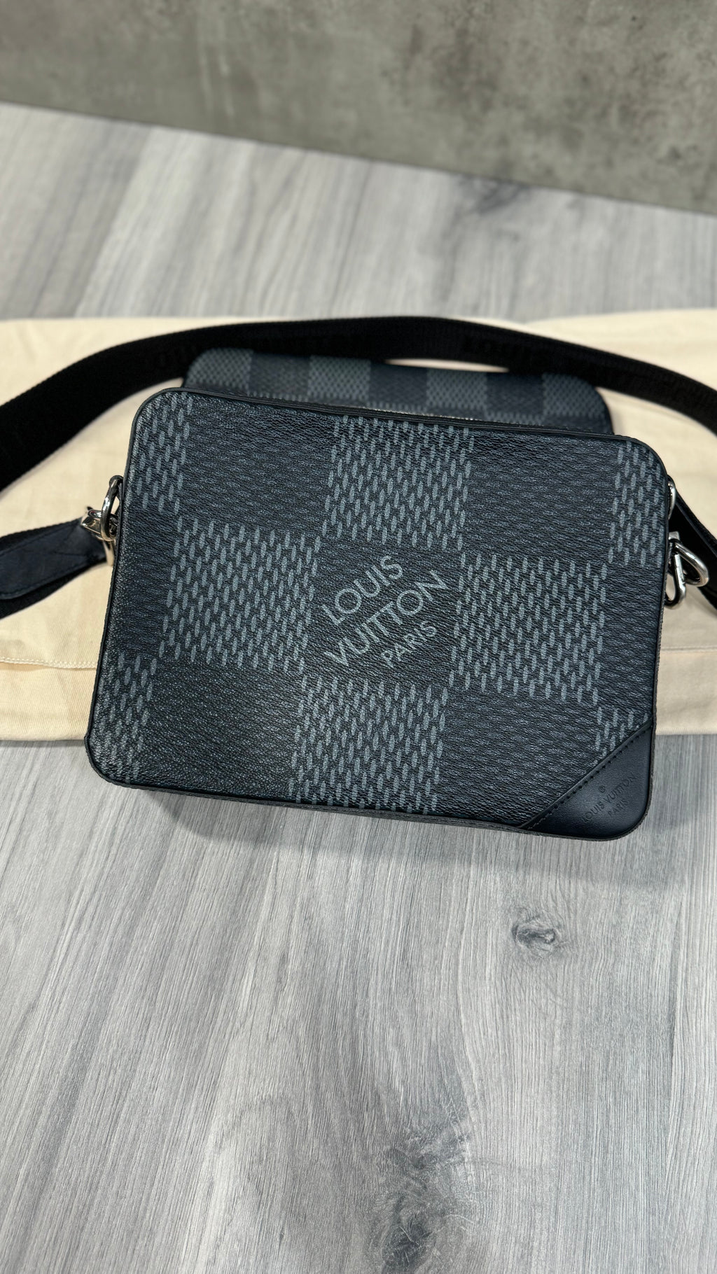 Louis Vuitton Trio Messenger Bag Damier Graphite