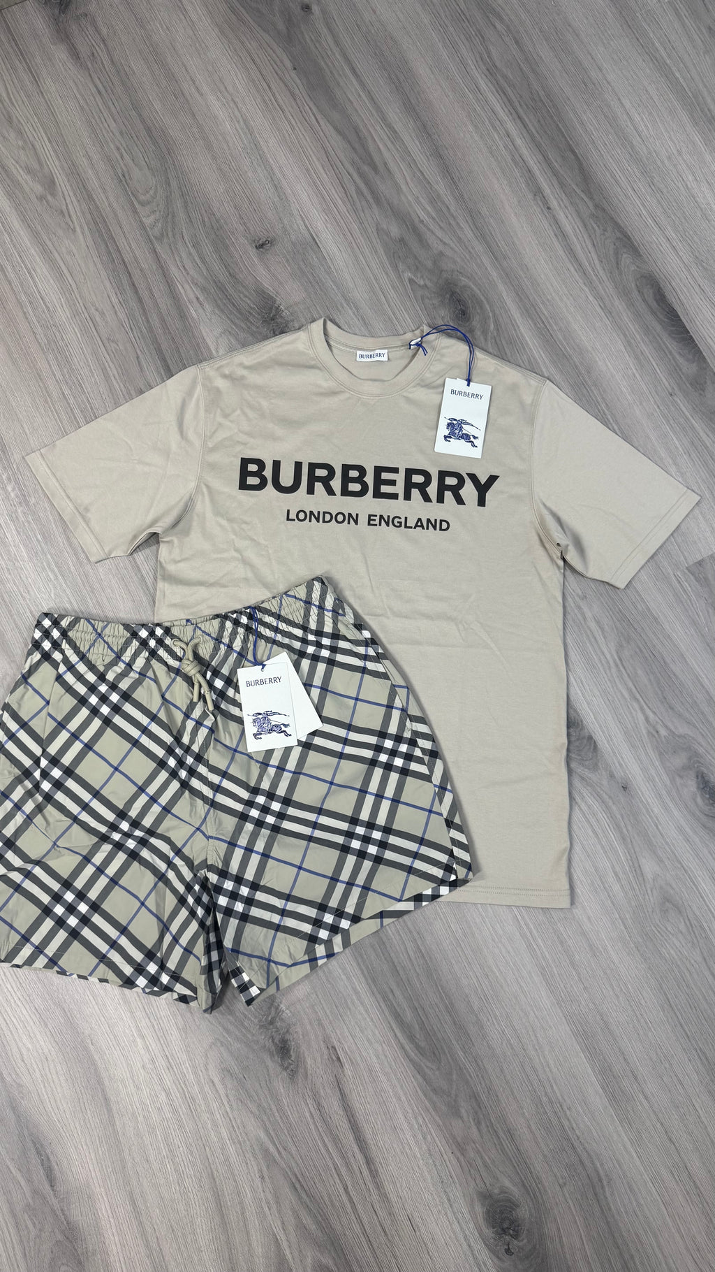 Burberry Light Grey / Beige Set