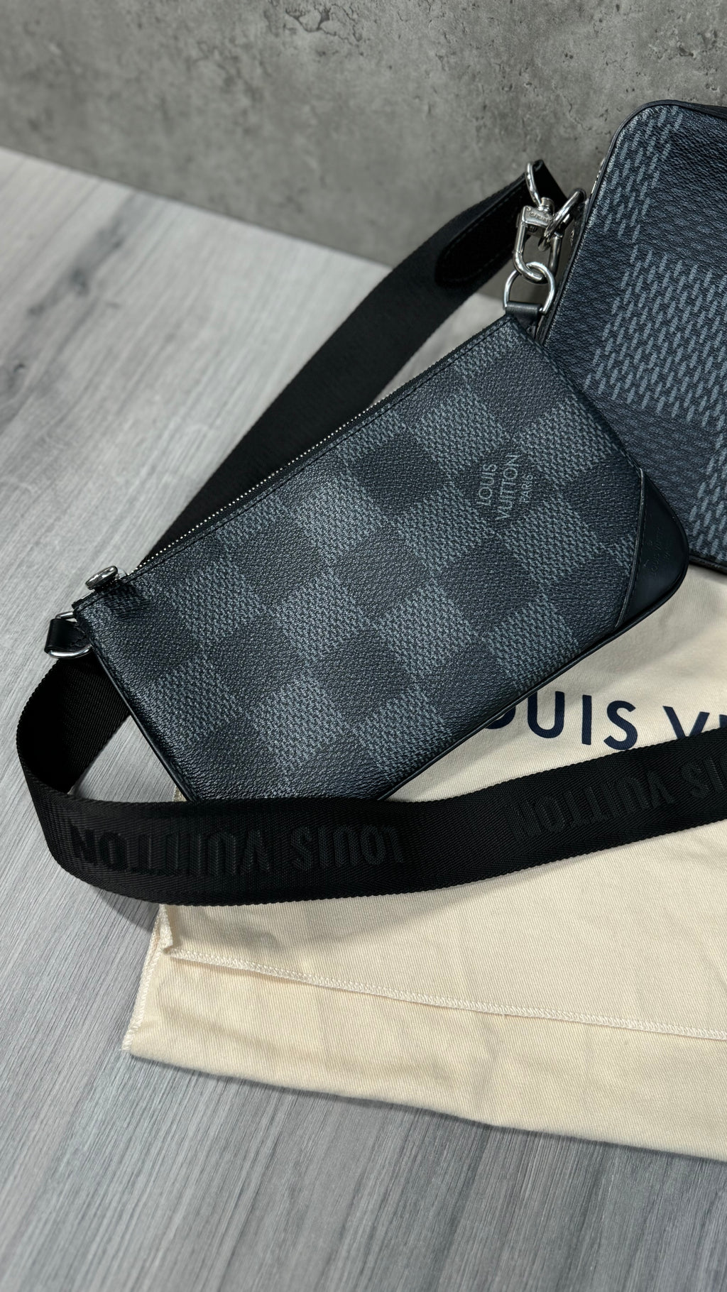 Louis Vuitton Trio Messenger Bag Damier Graphite
