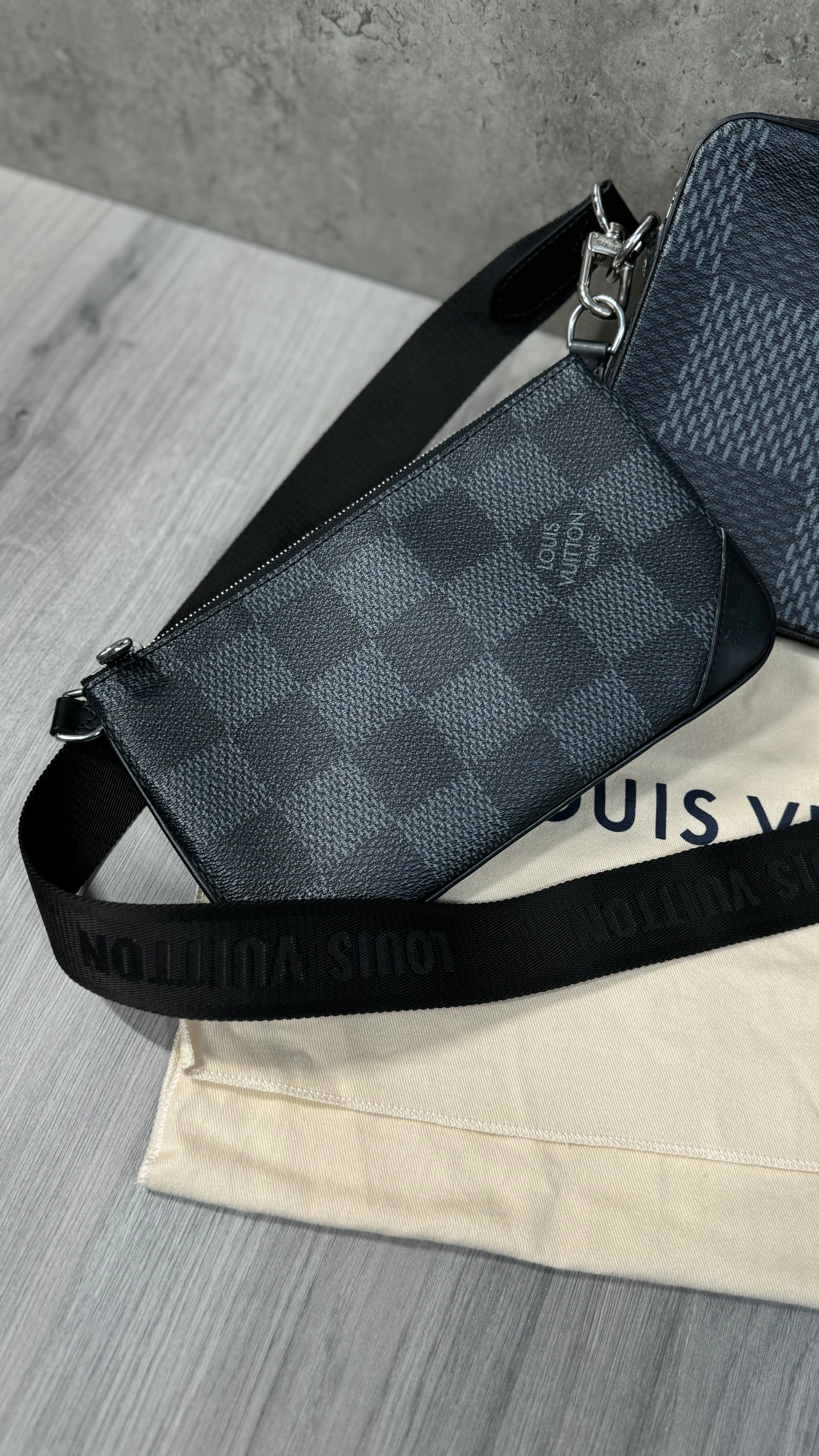 Louis Vuitton Trio Messenger Bag Damier Graphite