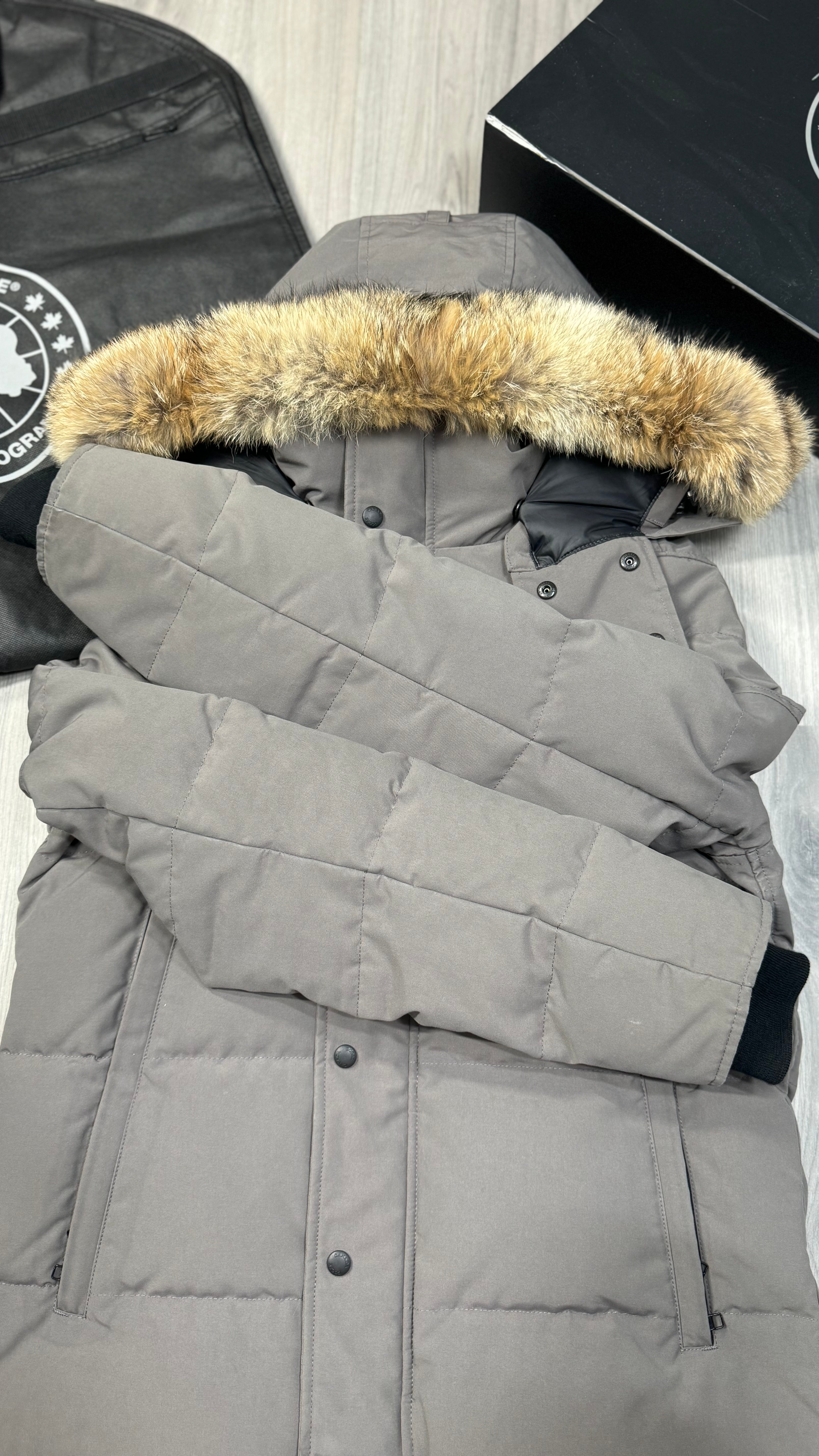 Canada Goose Coastal Grey Black Badge Wyndham Parka
