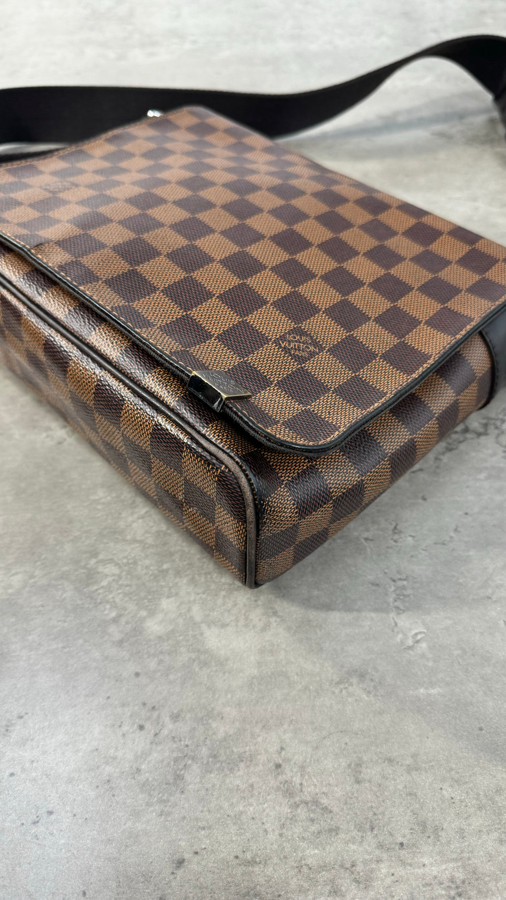 Louis Vuitton Brown Damier PM messenger bag￼
