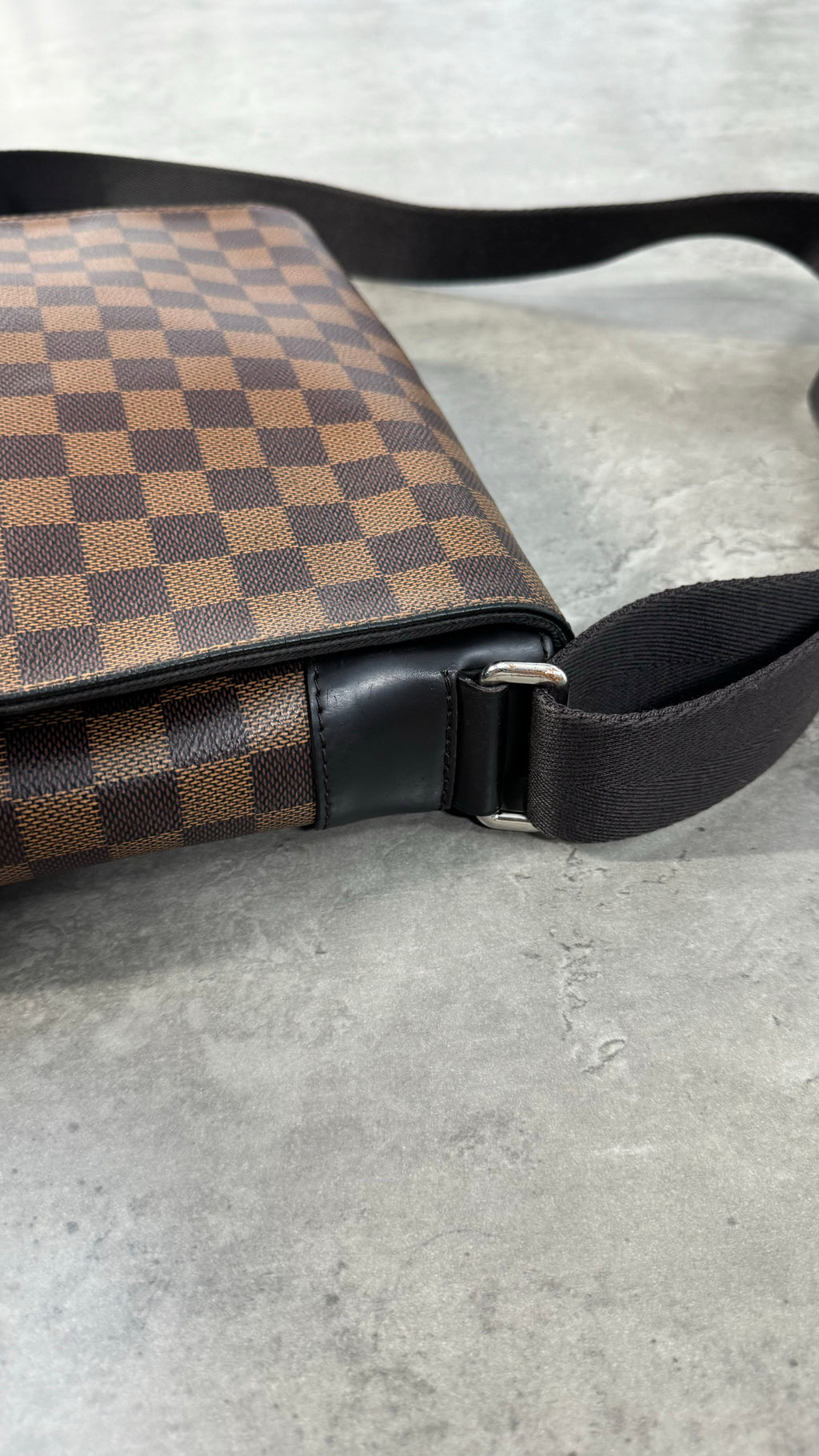 Louis Vuitton Brown Damier PM messenger bag￼