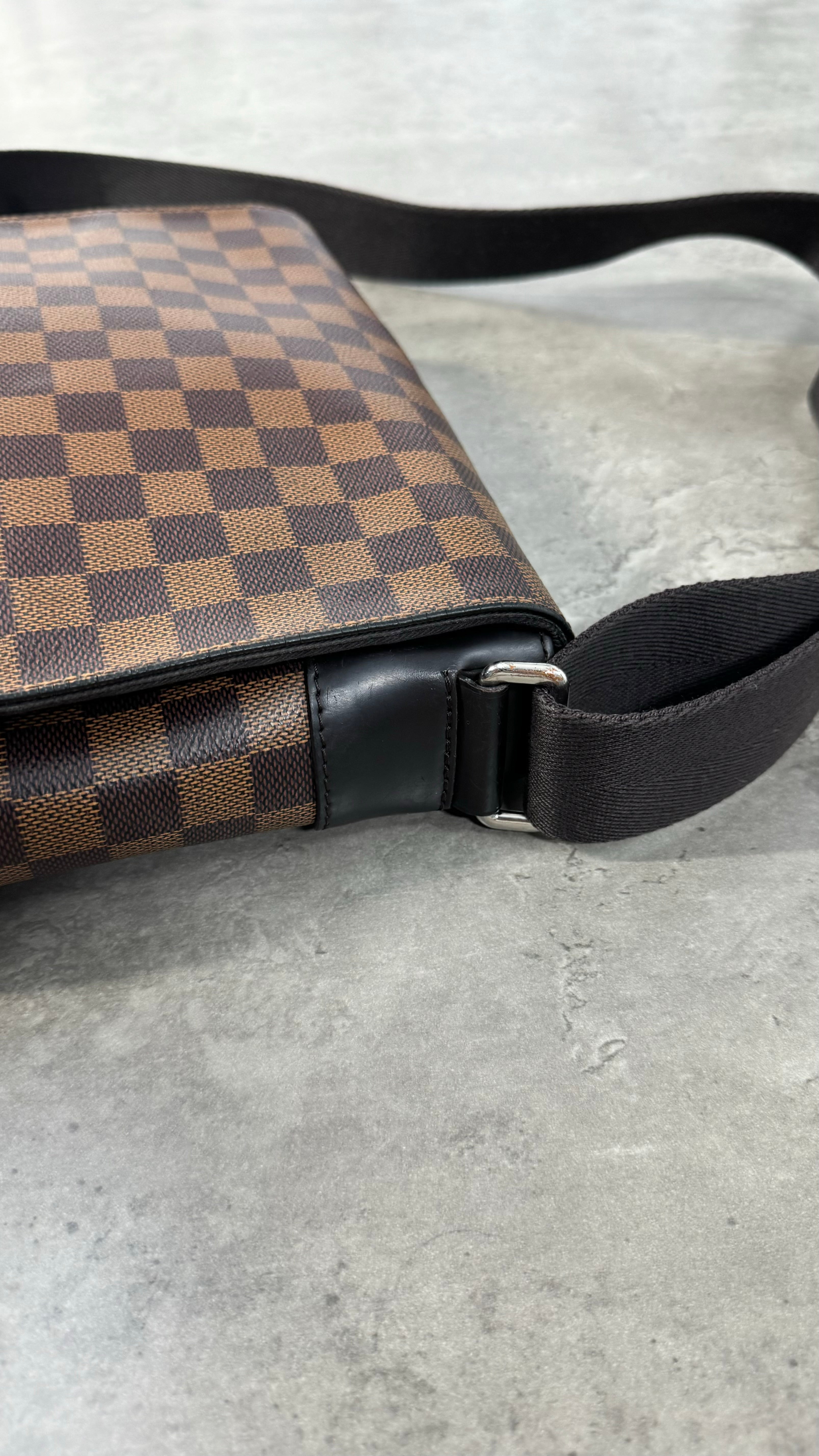Louis Vuitton Brown Damier PM messenger bag￼