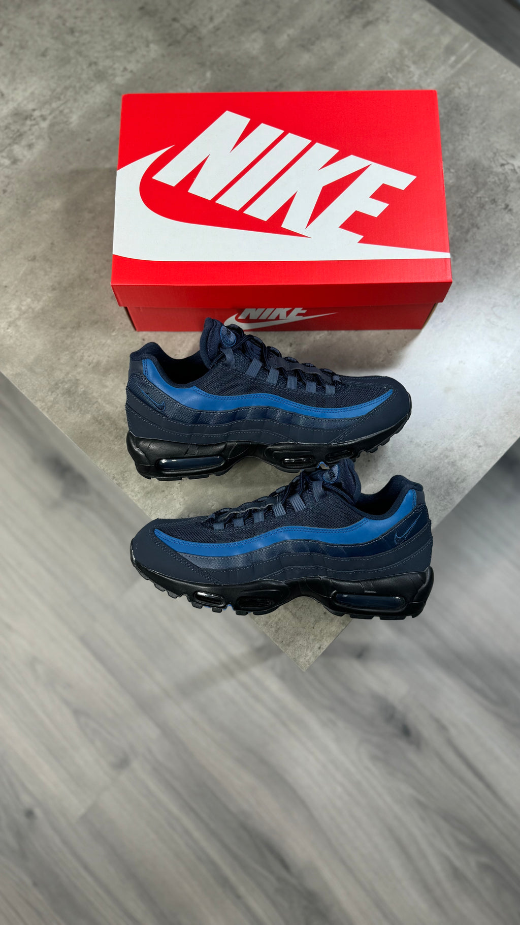 Nike Air Max 95s Black & Obsidian-Thunder Blue