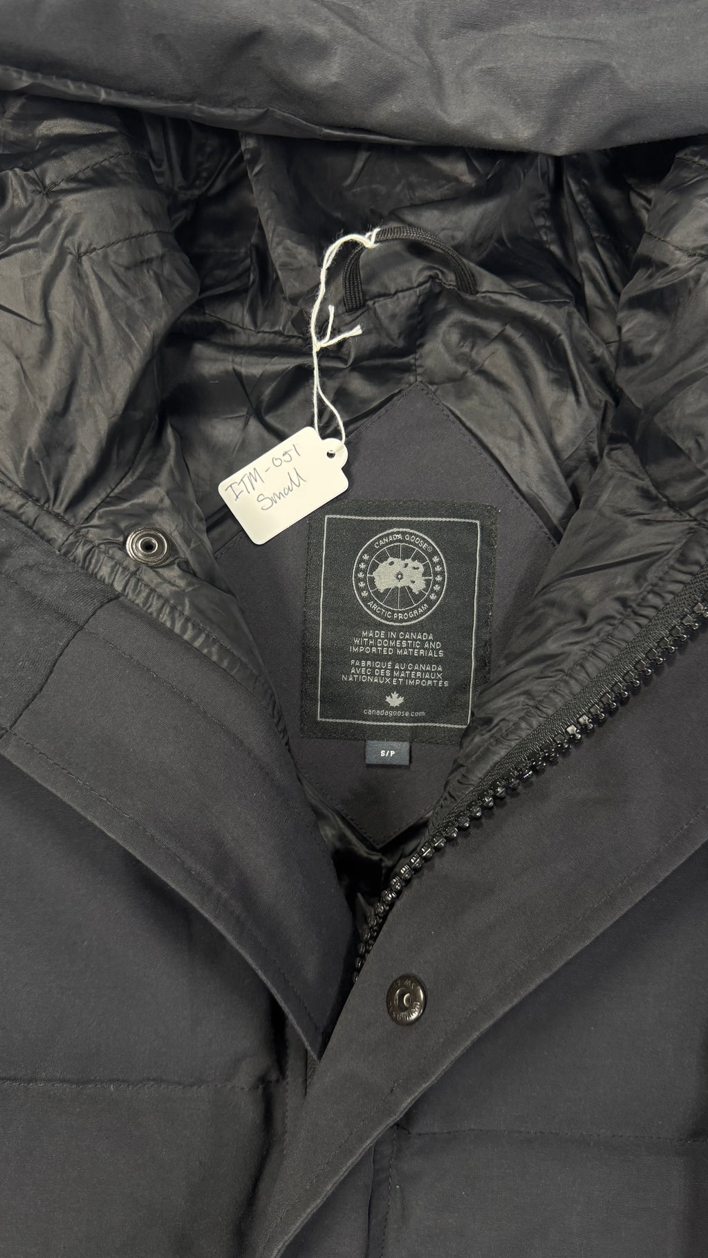 Canada Goose Marine Navy Black Badge MacMillan