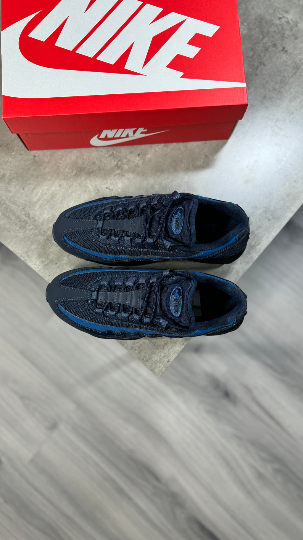 Nike Air Max 95s Black & Obsidian-Thunder Blue