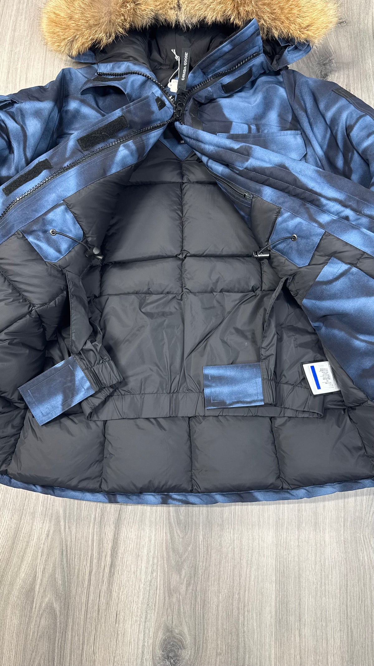 Canada Goose Women’s Expedition Abstract Camo Parka