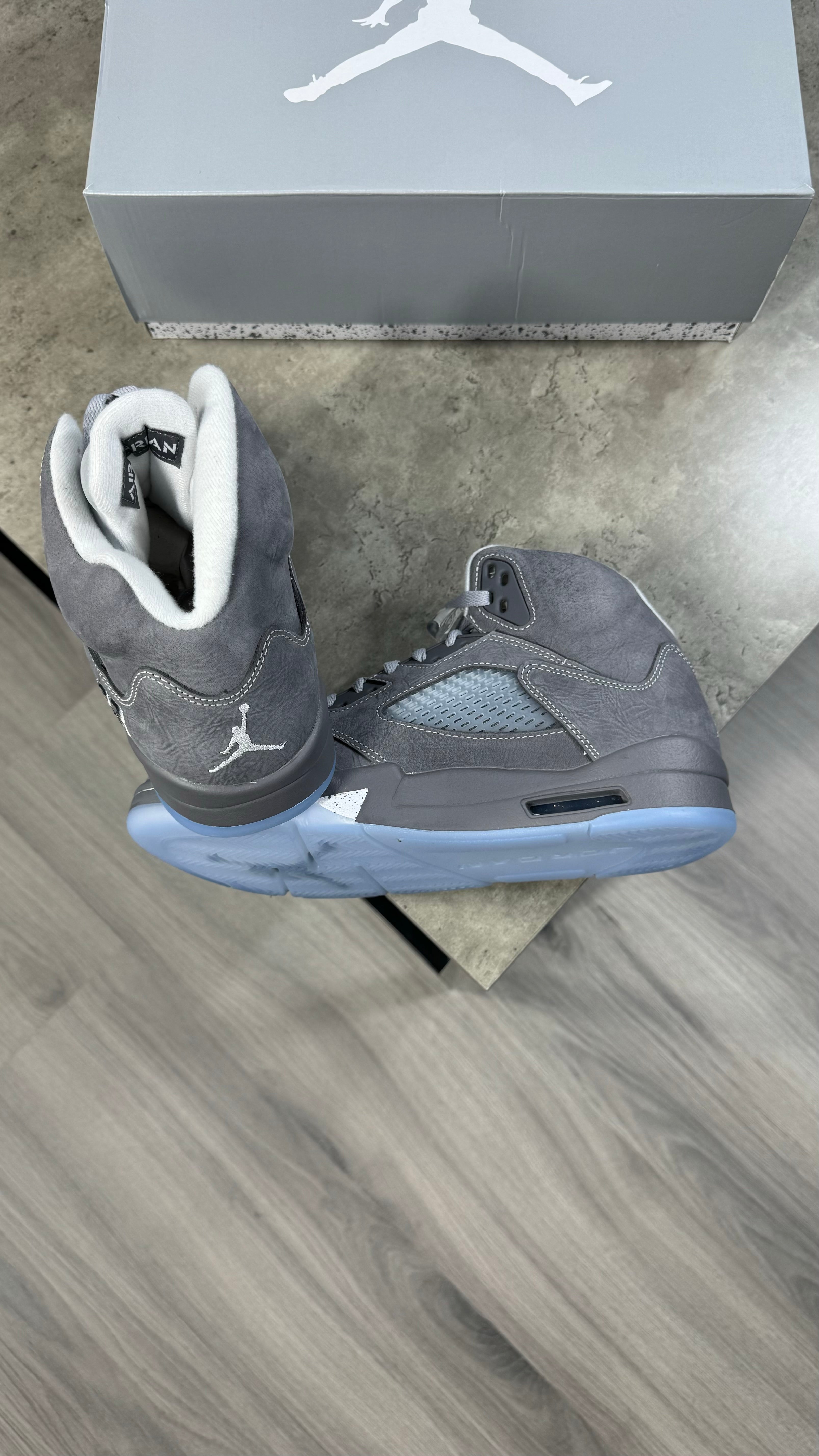 Jordan 5 wolf Grey 2026