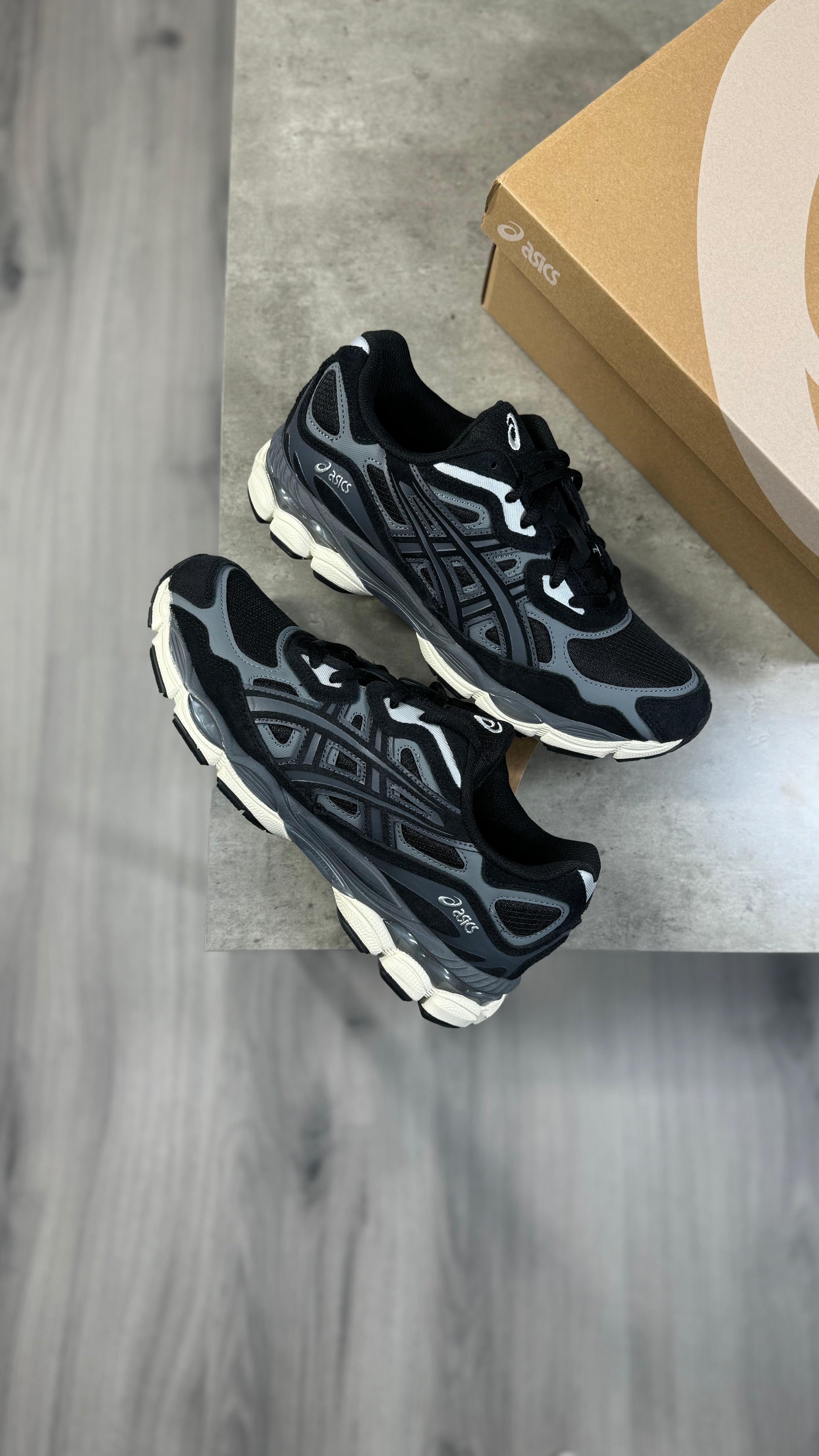 Asics Gel NYC Black & White